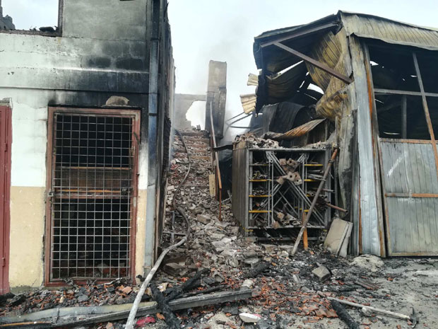 Пожар у Жаркову: Вредност изгорелих магацина преко 150 хиљада евра (ФОТО/ВИДЕО)